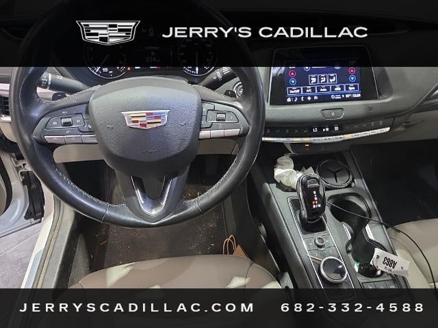 2021 Cadillac XT4 Luxury